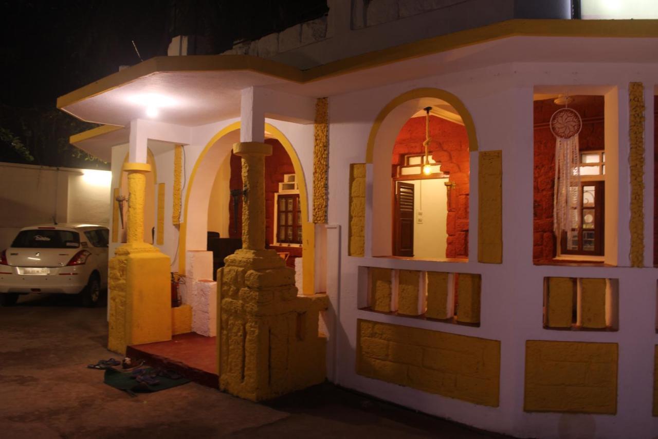 Aerostel - Backpacker'S Hostel In Goa Calangute Esterno foto