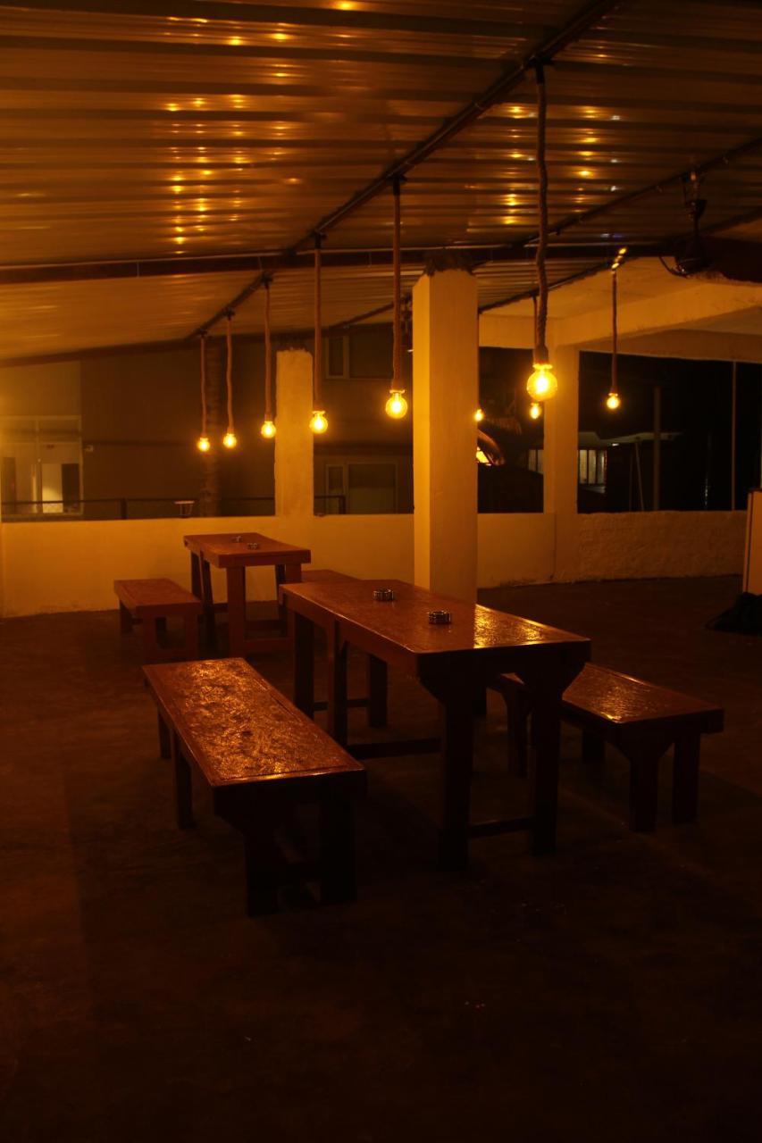 Aerostel - Backpacker'S Hostel In Goa Calangute Esterno foto