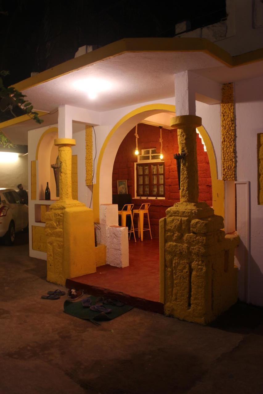 Aerostel - Backpacker'S Hostel In Goa Calangute Esterno foto