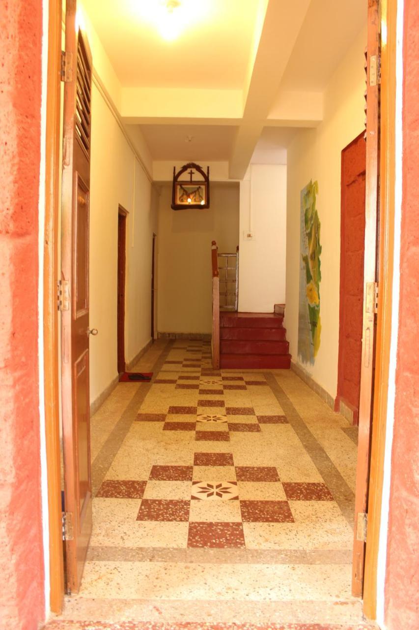 Aerostel - Backpacker'S Hostel In Goa Calangute Esterno foto