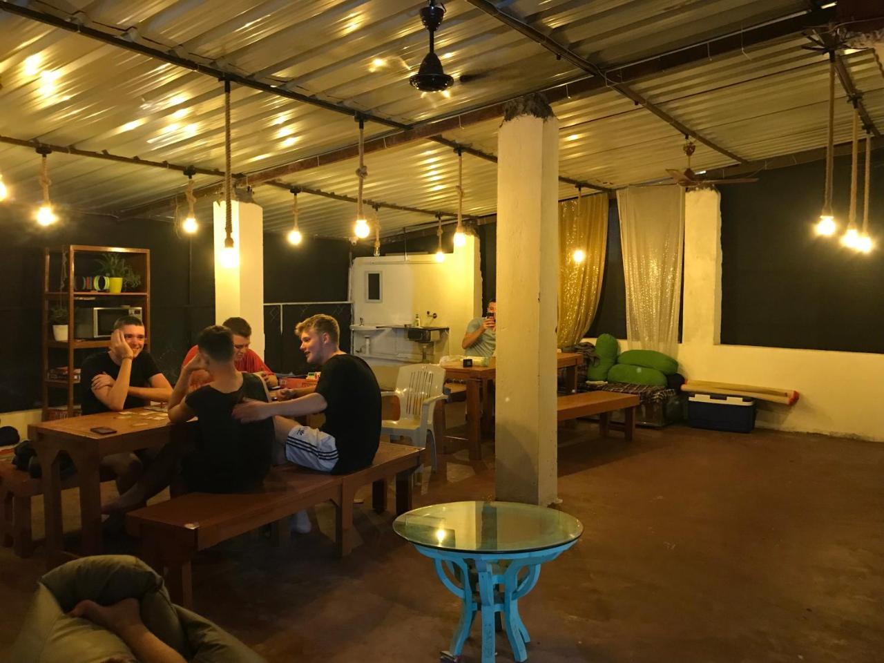 Aerostel - Backpacker'S Hostel In Goa Calangute Esterno foto